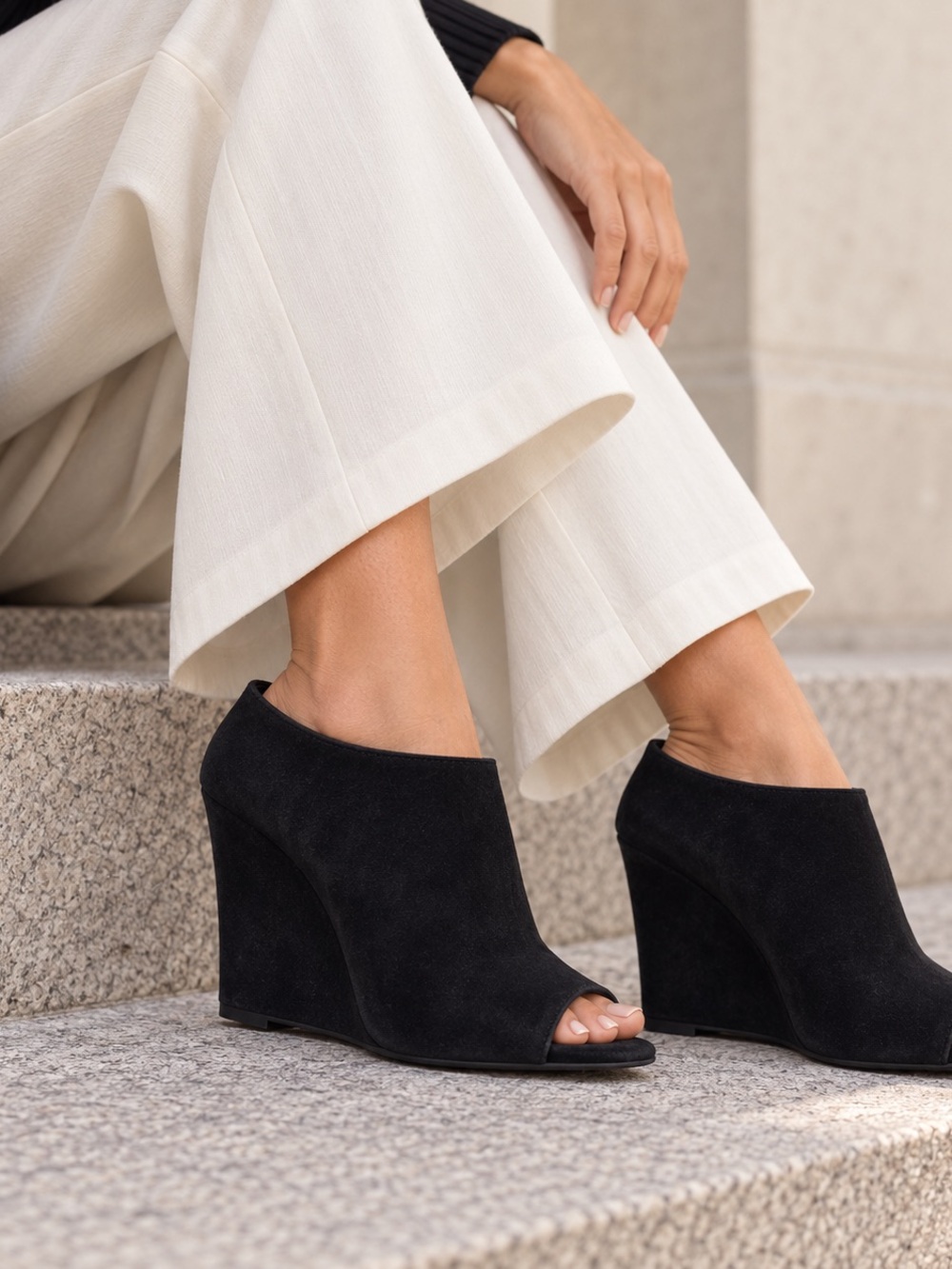 🧡MAKE OFFER🧡 Renvy Black Suede Peep-Toe Wedge Booties Platforms Size 8